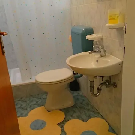 Apartment Grosse In Kampor Mit Eigenem Balkon