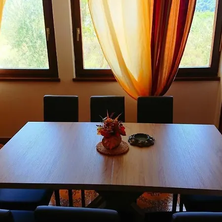 Grosse In Kampor Mit Eigenem Balkon Apartment